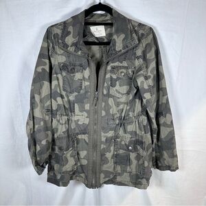 CAMO MILITARY JACKET SIZE(M)